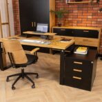 polskie biurko drewniane