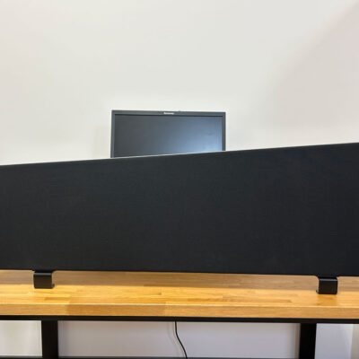 Trennwand für den Schreibtisch