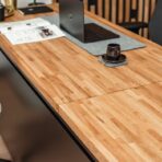 biurko z dwoma blatami drewnianymi