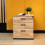Kommode aus Eiche für ein elegantes Büro