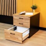 Kommode aus Eiche im modernen Loft-Stil