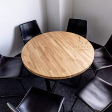 runder Tisch aus Eiche