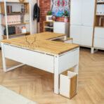 Eckschreibtisch weiß mit Holzplatte