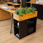 biurko o solidnej konstrukcji