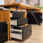 kontenerek biruowy z szufladami