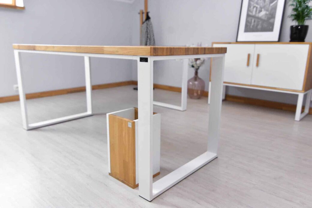 Schreibtisch mit Eichenplatte und Metallbeinen für Büro und Zuhause