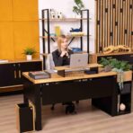 biurko drewniane z nadstawką