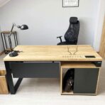 biurko loftowe z drewna