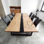 Multimedia-Konferenztisch