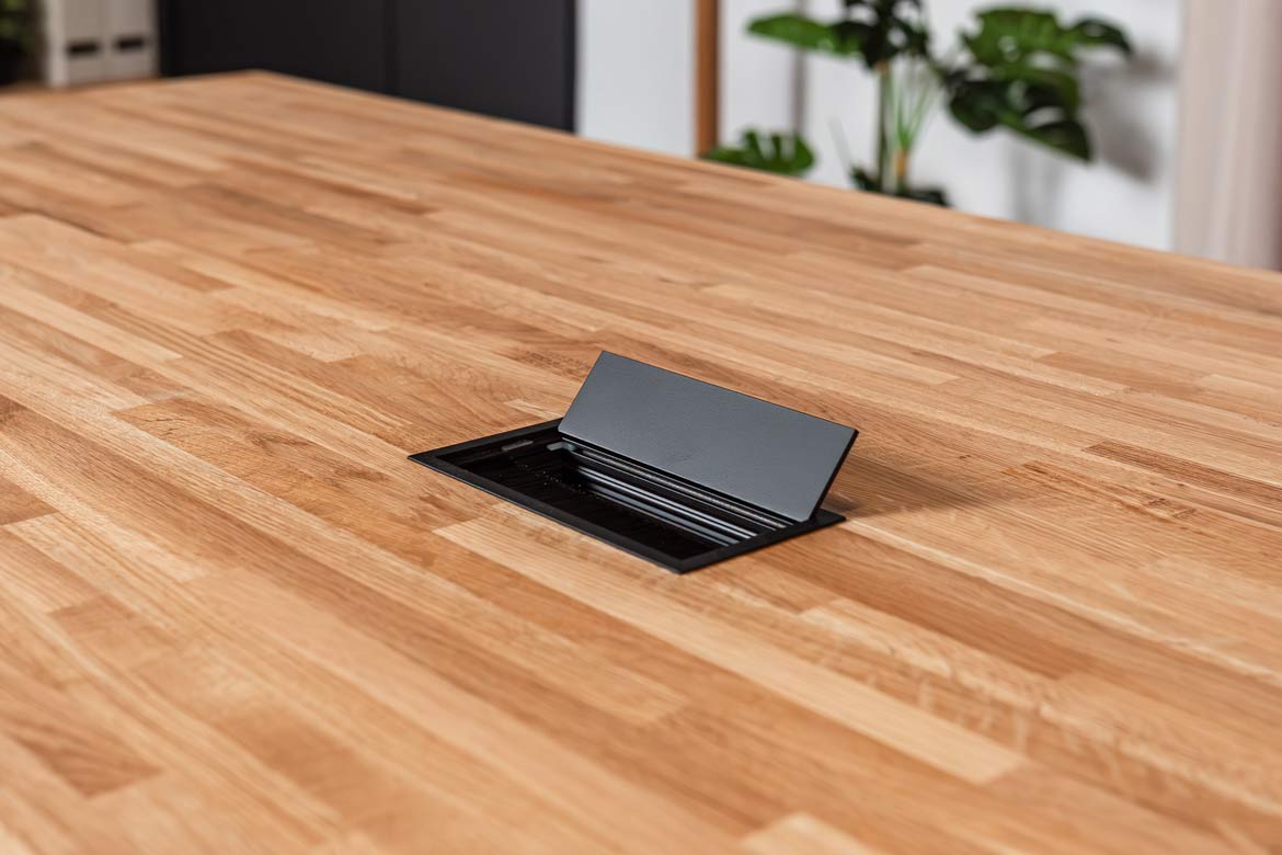 stol-konferencyjny-z-otworami-na-kable stół konferencyjny z otworami na kable