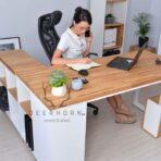 weißer Loft-Schreibtisch