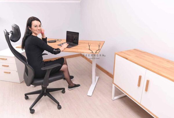 weißer höhenverstellbarer Schreibtisch