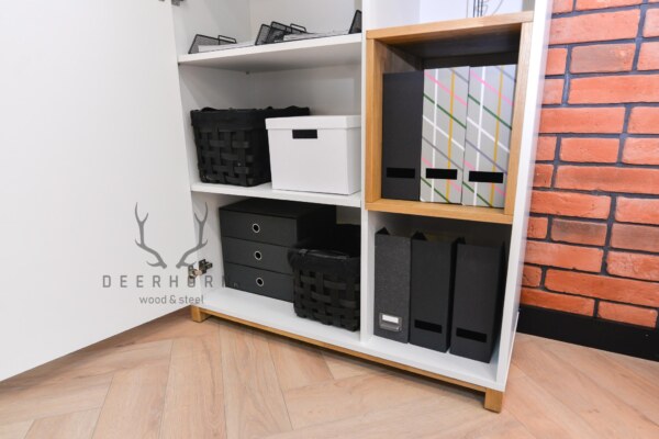 weiße modische Garderobe