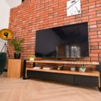 rtv-schrank aus holz und metall