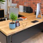 Loft-Eckschreibtisch