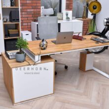 weißer Loft-Schreibtisch