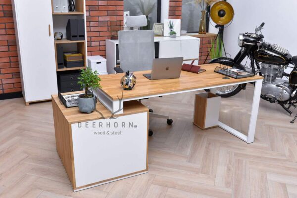 weißer Loft-Schreibtisch
