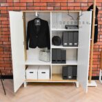 Büroschrank auf dem Dachboden