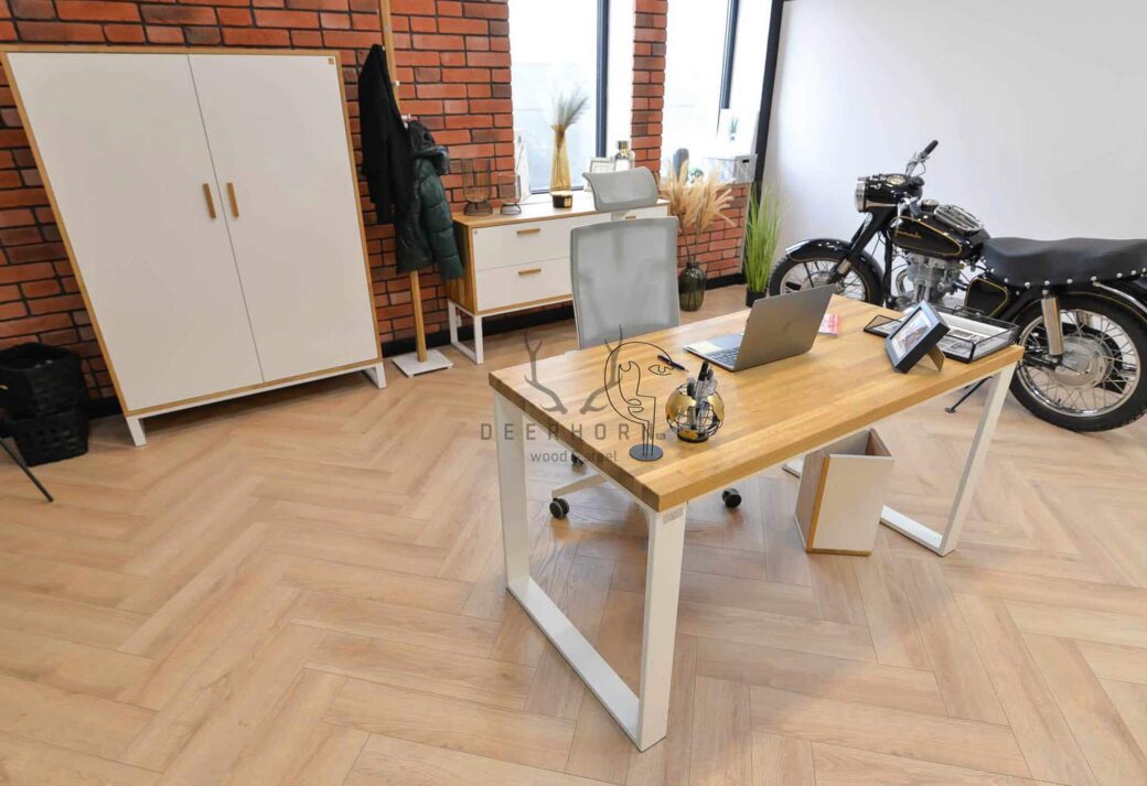 Schreibtisch mit Eichenplatte und Metallbeinen für Büro und Zuhause