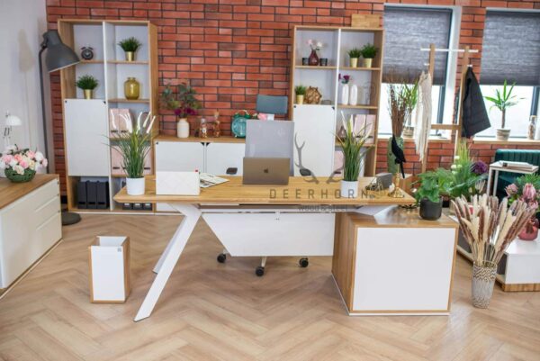Schreibtische mit Holzauflagen