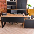 Schreibtisch mit Abdeckplatte