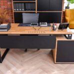 Schreibtisch mit Abdeckung