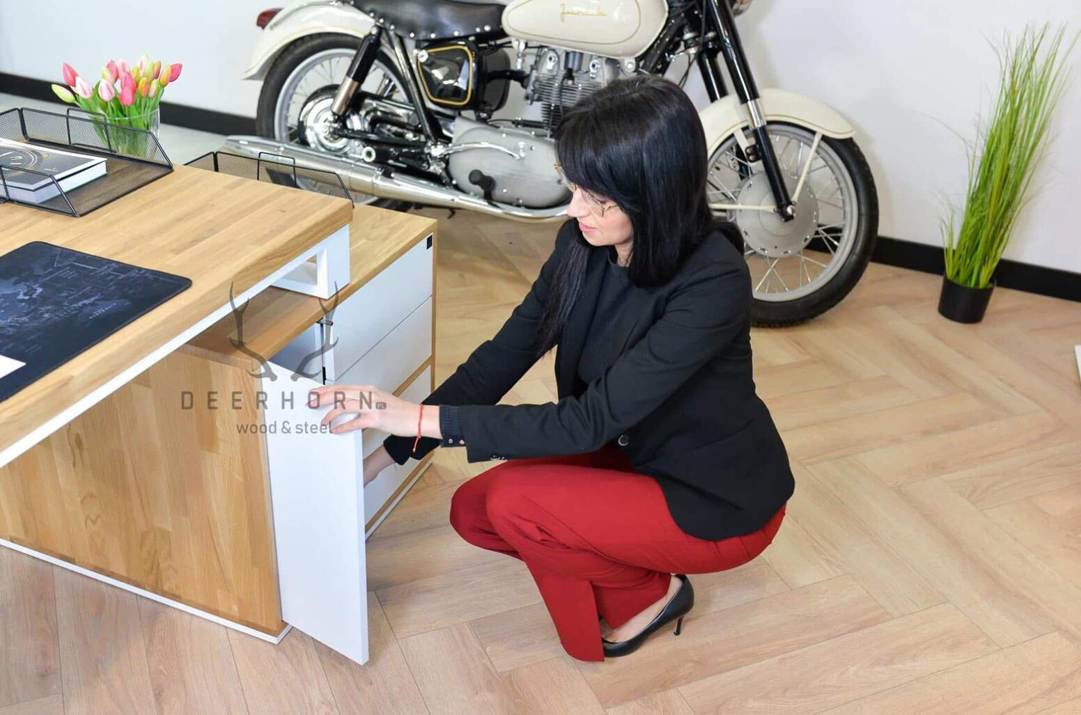 frauen_weiss_schreibtisch weißer Schreibtisch für Frauen