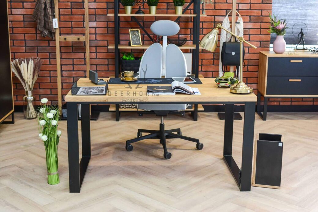 Loft-Schreibtisch