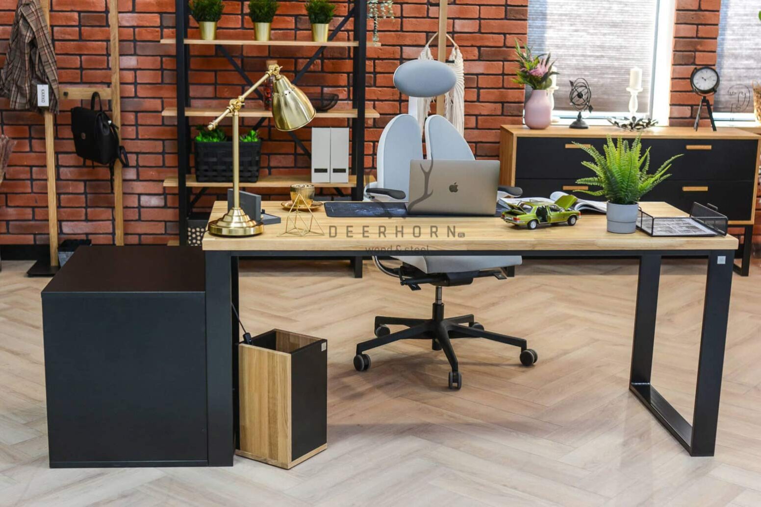 trendy_desk Trendiger Schreibtisch