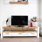 Weißer TV-Schrank