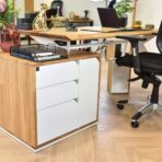 weißer Schreibtisch