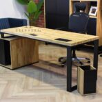 Loft-Büro plus Schreibtisch