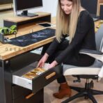 Schreibtische mit Holzauflagen