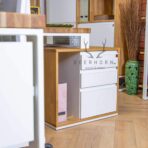 weißer Bürotisch