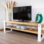weißer rtv-Schrank