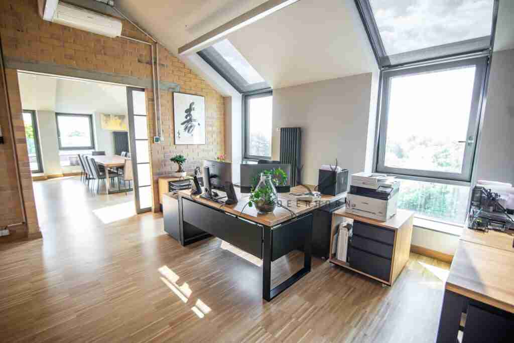 biurko narożne z kontenerkiem