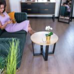 niedriger Couchtisch