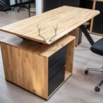 Eichenschreibtisch mit Hinterschnitt