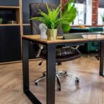 Home-Office-Schreibtisch