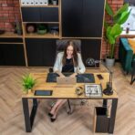 funktioneller Schreibtisch