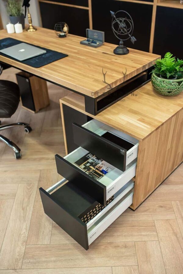 Minimalistischer Loft-Schreibtisch