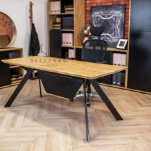 Schreibtisch für Büro