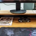 Schreibtisch mit Verlängerung für Monitor