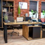 moderner Loft-Schreibtisch