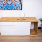 geräumiger Schrank für das Büro