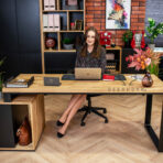 Schreibtisch mit Platz für einen Drucker