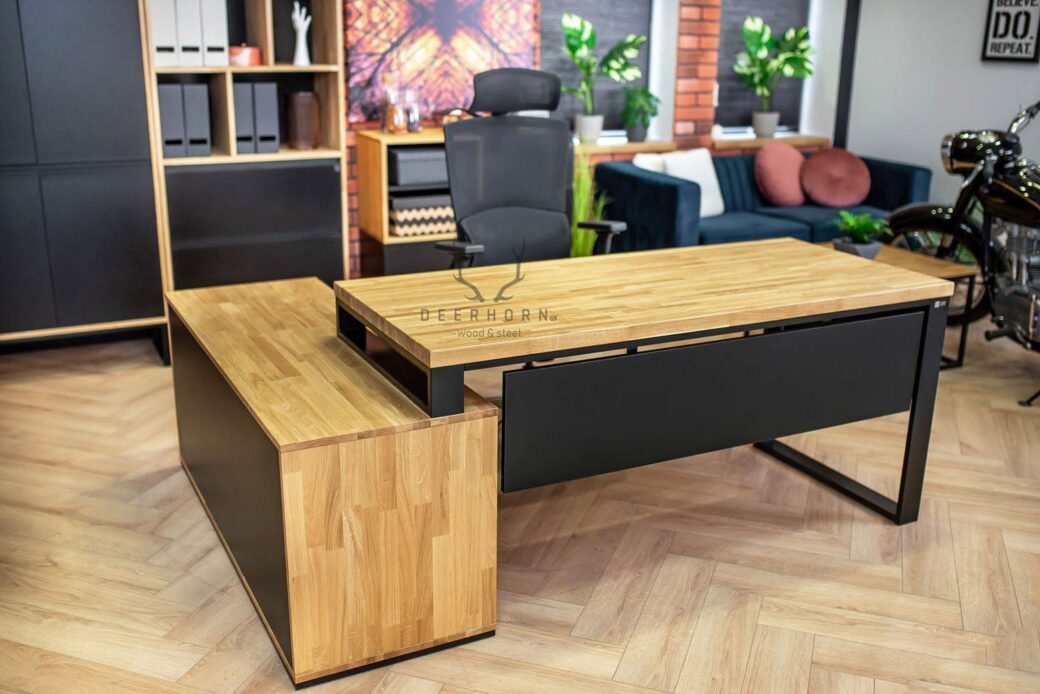 Schreibtisch für Büro und Arbeitszimmer im modernen Loft-Stil