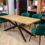 Schwarzer Spinnentisch