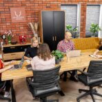 Konferenztisch lang schwarz