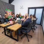 Rechteckiger Konferenztisch